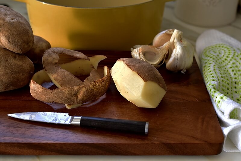 11 Types of Knives and Their Uses in the Kitchen 10 Peeling Knife